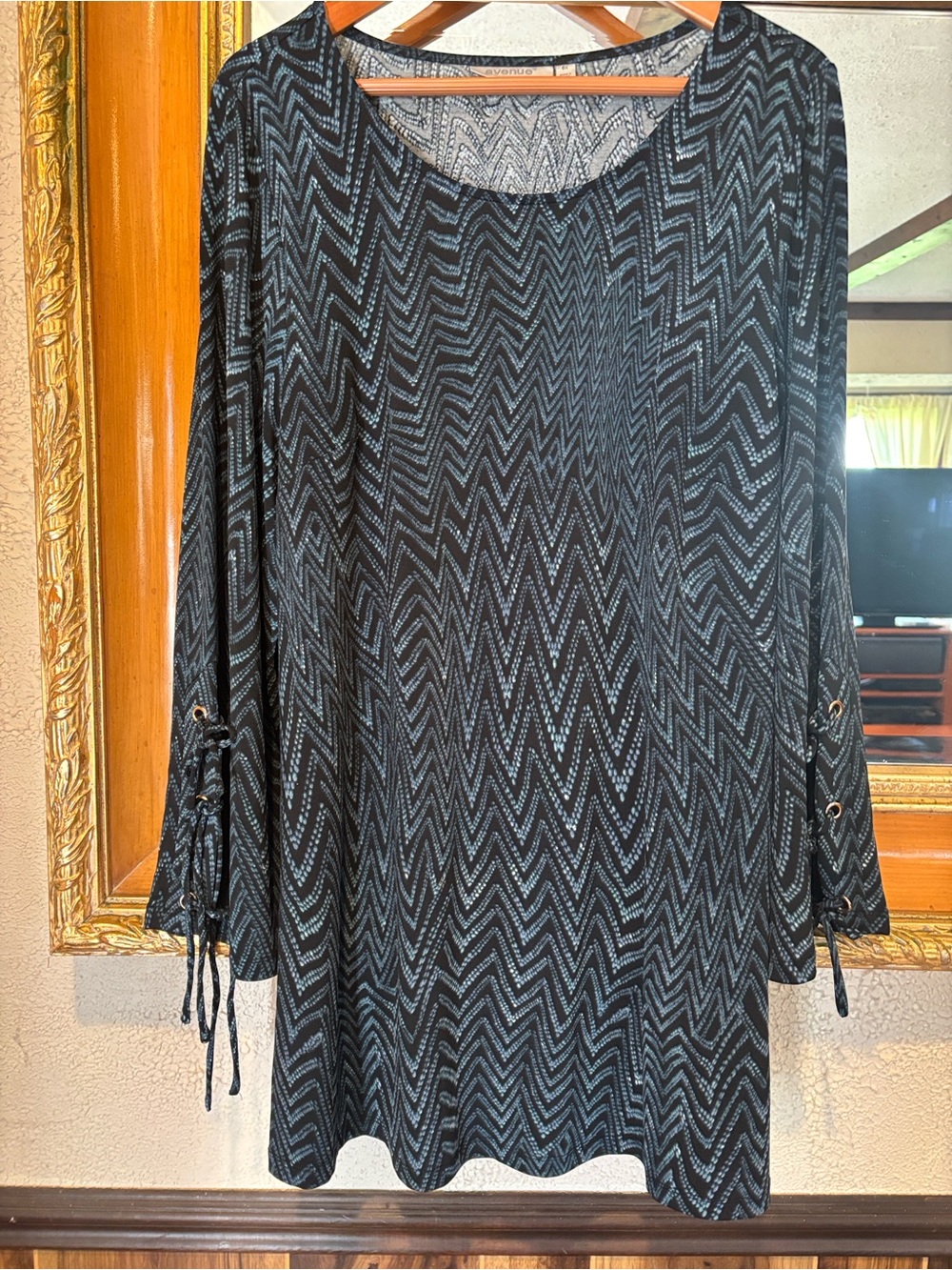 Avenue Blue & Black Chevron Tunic - Size 0X